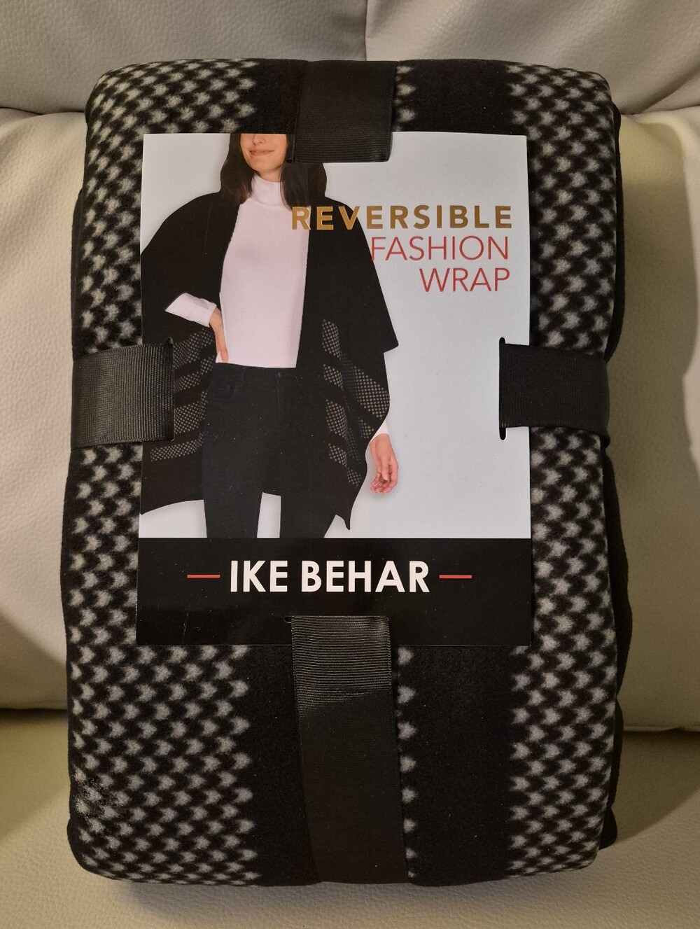 Ike Behar Black and White Reversible Fashion Wrap - B